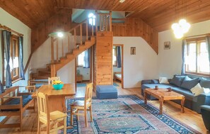 Fernseher, Kamin, Tischfußball