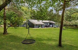 Property grounds - Amazing home in Farsø with WiFi (Farsø)