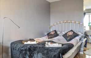 4 bedrooms, travel cot, free WiFi