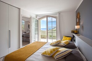 6 chambres, fer et planche à repasser, Wi-Fi, draps fournis