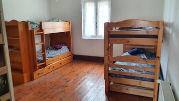 7 bedrooms, iron/ironing board, travel crib, free WiFi