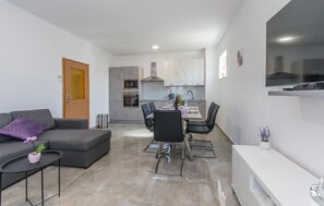 TV connectée, table de tennis de table