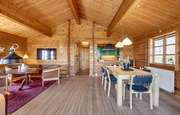 Dining - Nice home in Frederikshavn with WiFi (Frederikshavn)