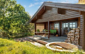 Outdoor dining - Nice home in Frederikshavn with WiFi (Frederikshavn)