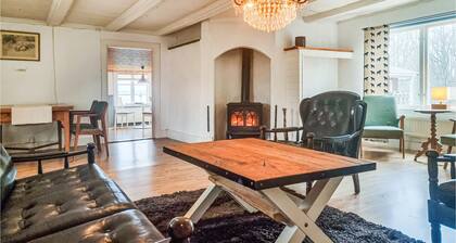 Cozy home in ödeshög with kitchen