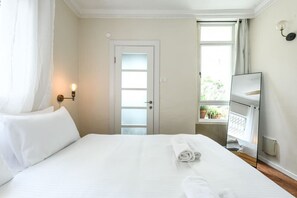 3 chambres, fer et planche à repasser
