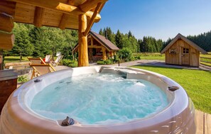 Terrace/patio - Amazing home in Hlevci with sauna (Hlevci)