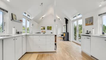 KylskÄp, ugn, spishÀll och diskmaskin