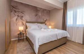 4 bedrooms, iron/ironing board, travel crib, free WiFi