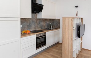 Refrigerador, horno, parrilla de estufa y lavavajillas 