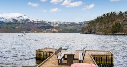 Cozy home in Vanvik with WiFi