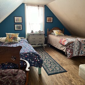 2 bedrooms, desk, free WiFi, bed sheets