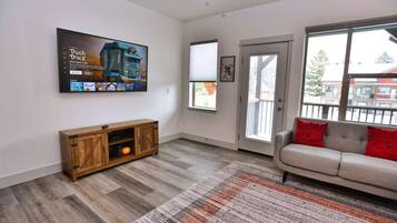 Townhouse, 3 kamar tidur | Ruang keluarga