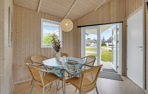 Dining - 2 bedroom pet friendly home in Humble (Humble)