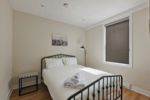 2 chambres, fer et planche à repasser, Wi-Fi, draps fournis