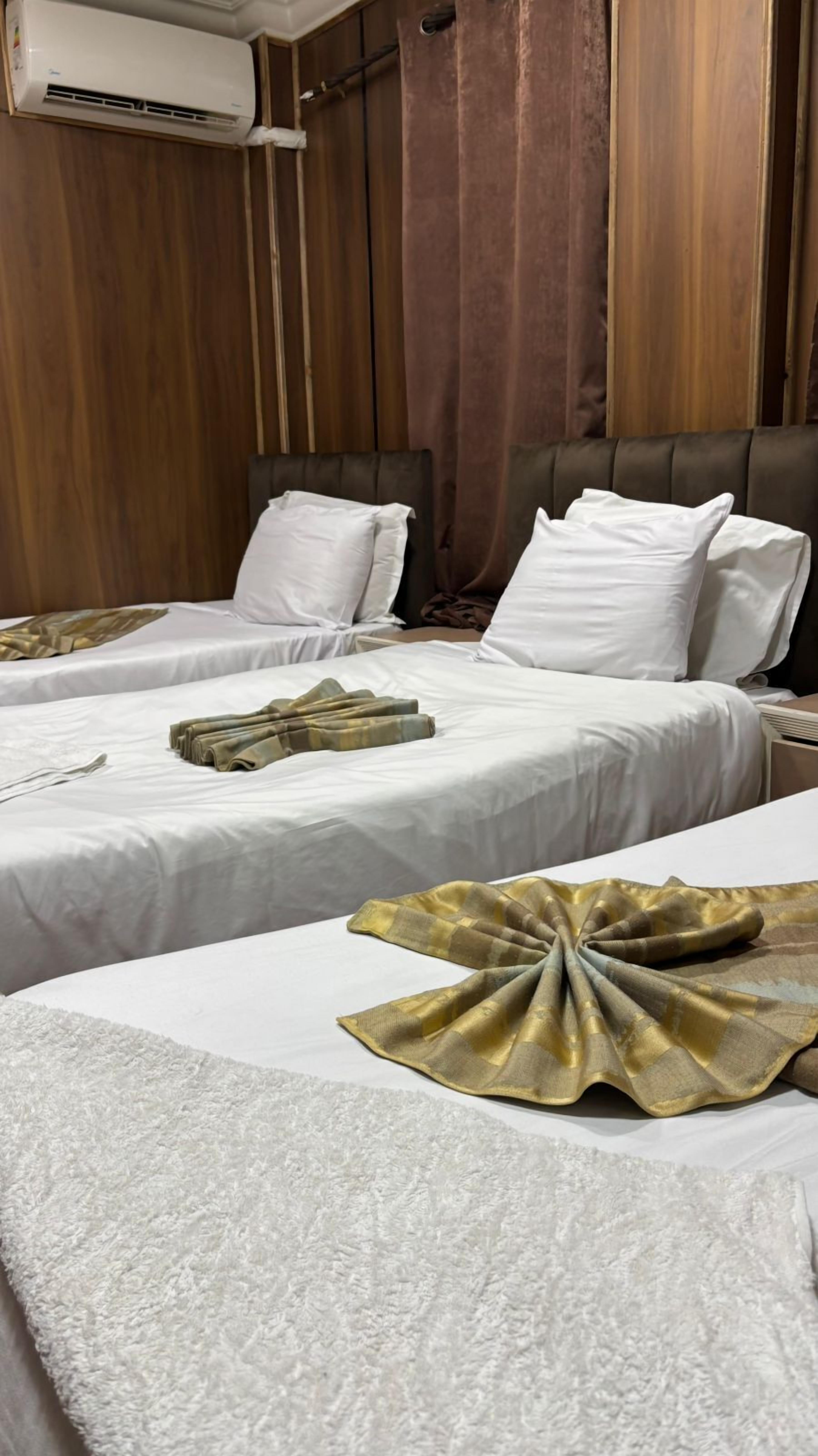 Minibar, strykjärn/strykbräda, gratis wi-fi och sängkläder