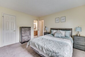 2 bedrooms, desk, iron/ironing board, free WiFi