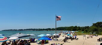 Beach Ready 3-bdrm house, Short Walk to Private Beach and Park, Lots of Parking