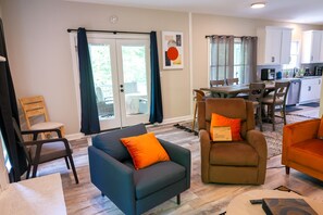 Smart TV, table tennis