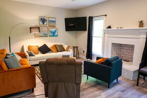 Smart TV, table tennis