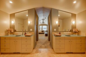 Rumah, 6 kamar tidur | Kamar mandi | Handuk