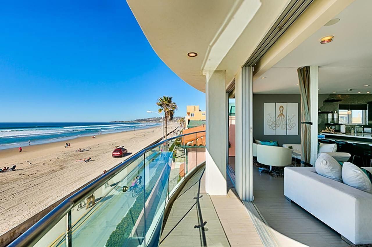 Crown Jewel in Mission Beach at Ocean Front Walk