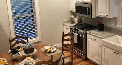 The White Magnolia Cottage
