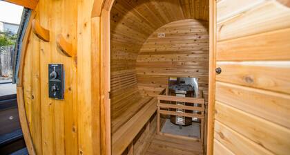 Shelter Cove Ocean View Retreat with Hot tub and Sauna