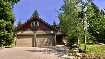 House, 4 Bedrooms | Exterior