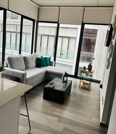 Apartamento moderno remodelado limpio área Cayalá/Embajada USA/Explanada/UValle