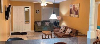 Room to Relax, spacious 1 Bedroom,Washer/Dryer,