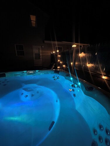 Spacious 2 Bed2 Bath Guest Suite Apt with HOT TUB and EV Charging