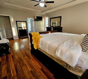 5 bedrooms, desk, iron/ironing board, free WiFi