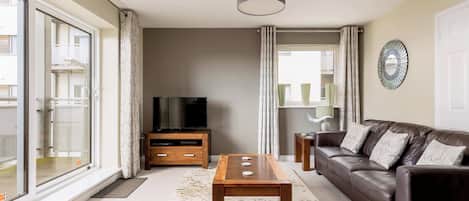 Een televisie en een kantoor