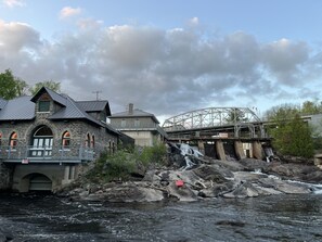 Exterior - Century Charm in the heart of Bracebridge, Muskoka (Bracebridge)