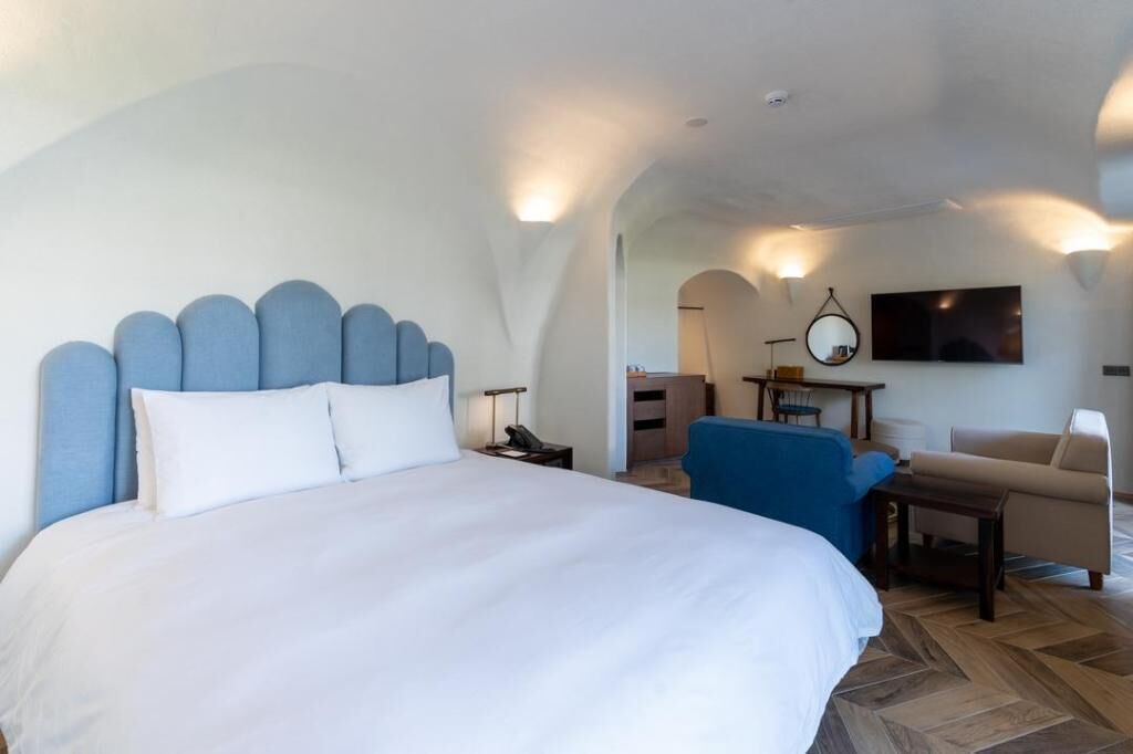 Premium bedding, down duvets, in-room safe, desk