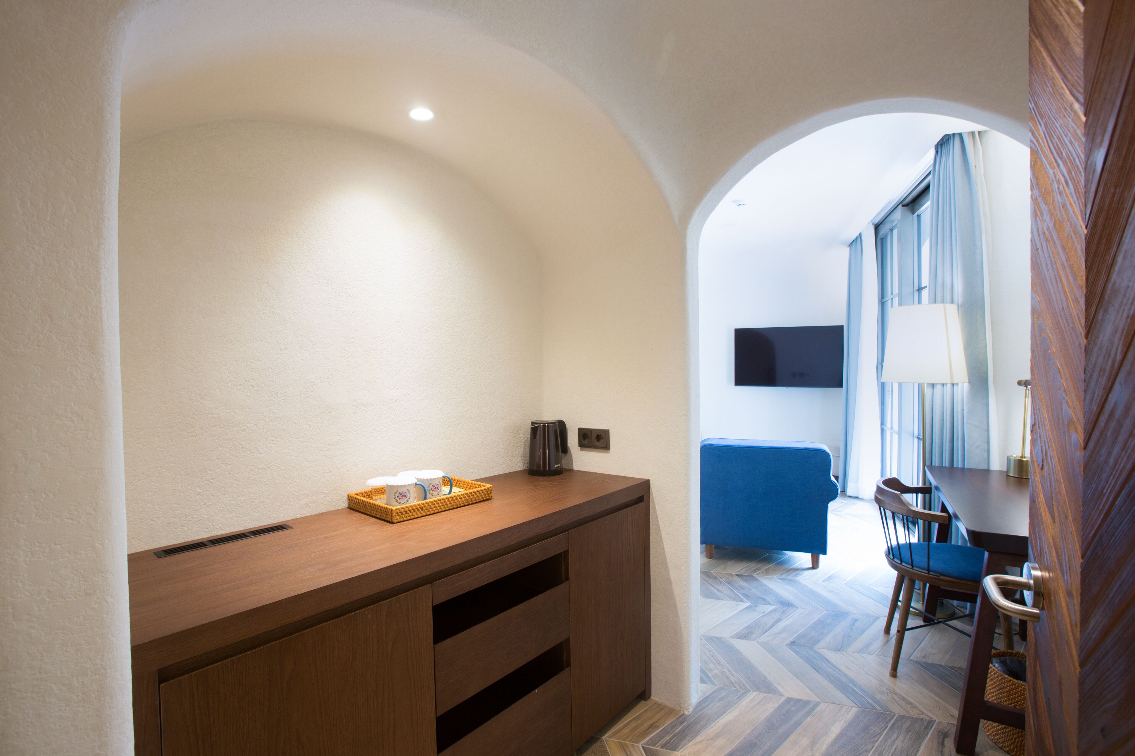 forest suite | living area | 55-inch tv with cable channels, netflix, pay films