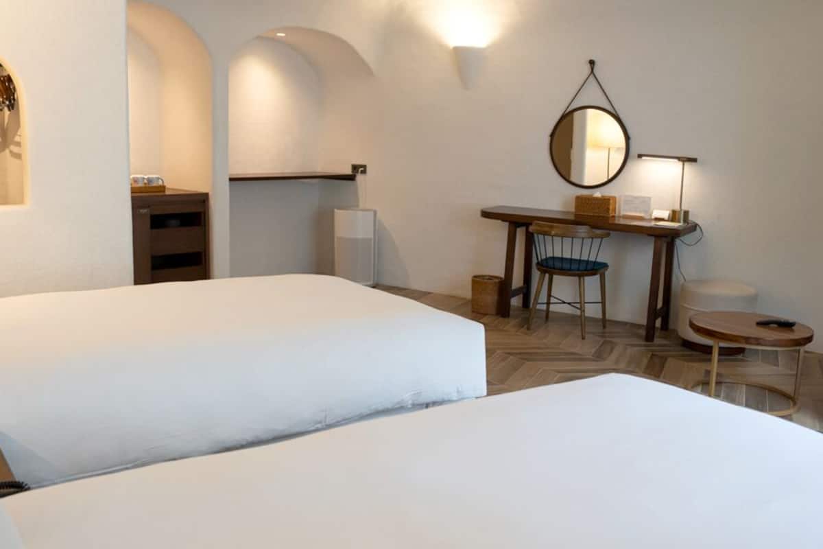 Superior Twin | 1 bedroom, premium bedding, down comforters, in-room safe