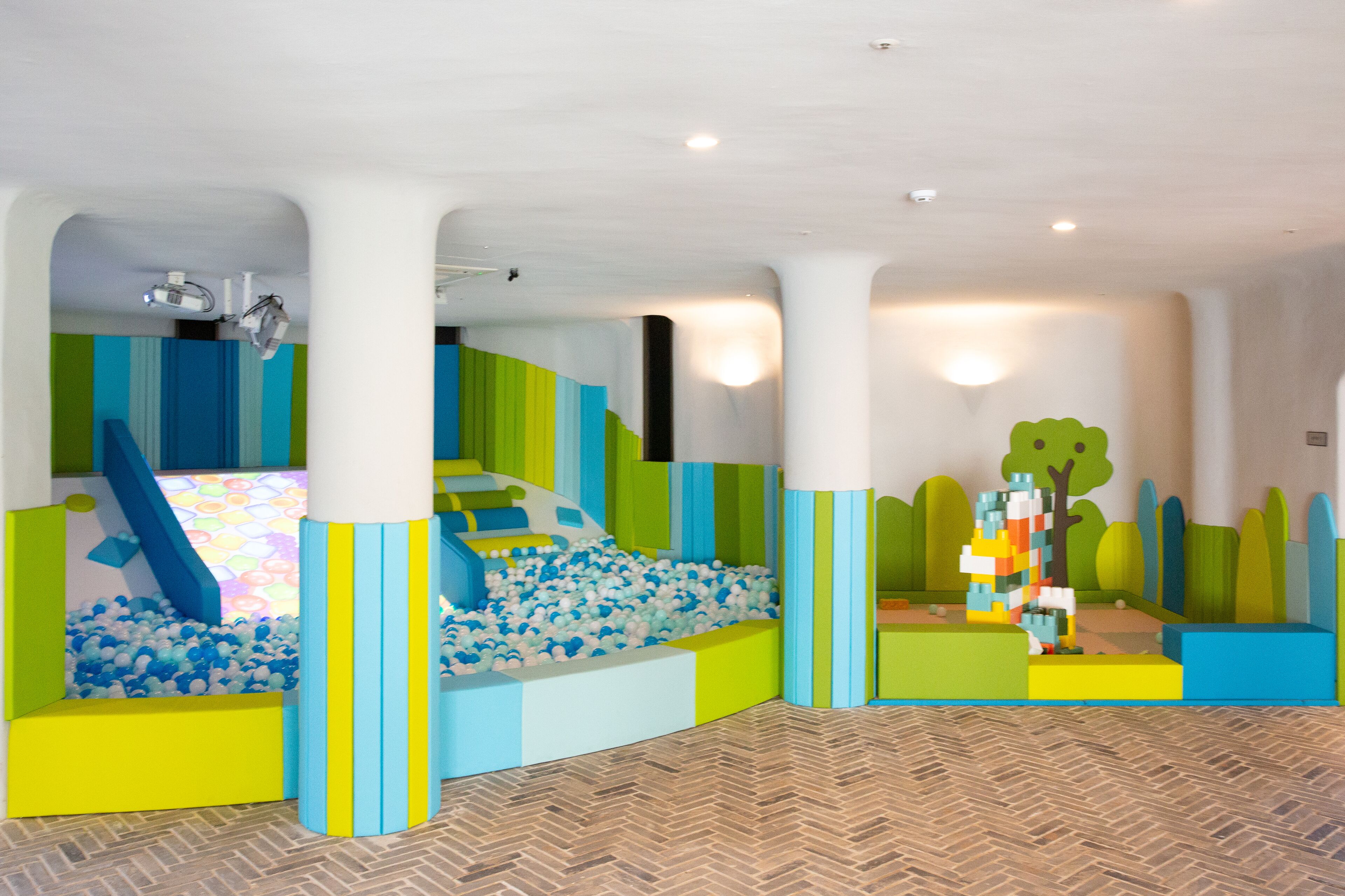 children’s play area – indoor