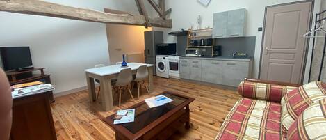 Téléviseur connecté, table de ping-pong