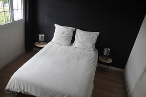 3 bedrooms, iron/ironing board, free WiFi, bed sheets - Bénodet house located 700 meters from beaches. (Bénodet)