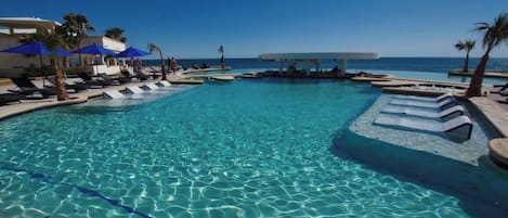 Outdoor pool, a heated pool