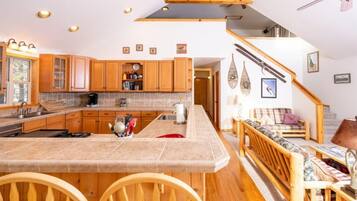 Casa, 4 habitaciones | Cocina privada