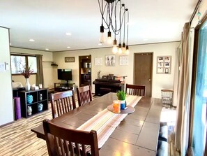 Dining - CdA Hotspot - Hot Tub, Pool, & Sauna (Coeur d Alene)