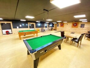 Games room - Beautiful lodge with hot tub in the heart of the Northumberland countryside (Morpeth)