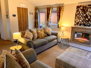 Smart TV, fireplace, stereo