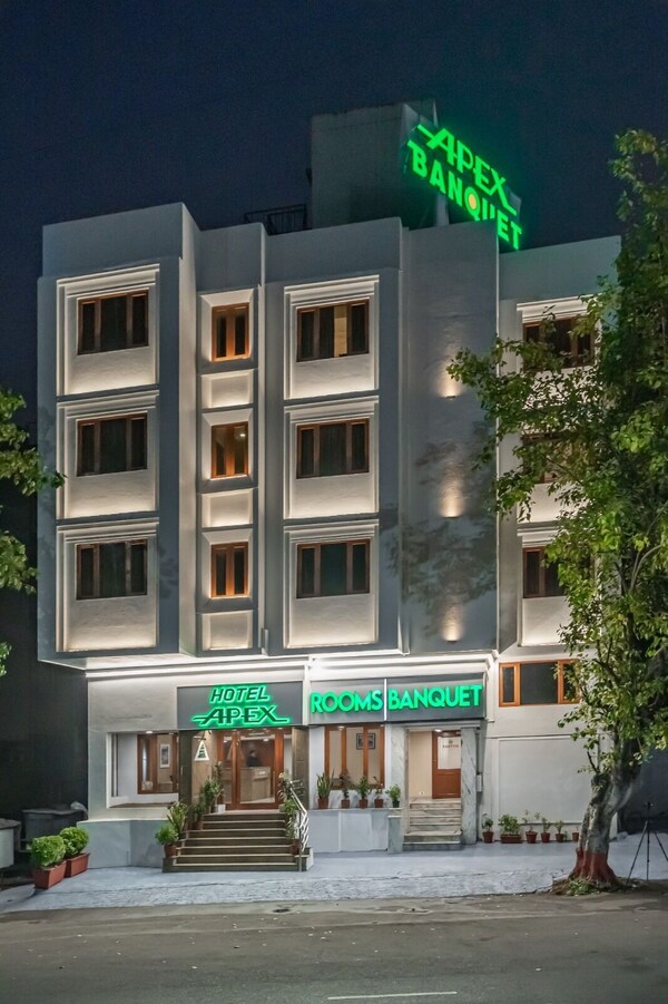 Hotel Apex Surat - Surat