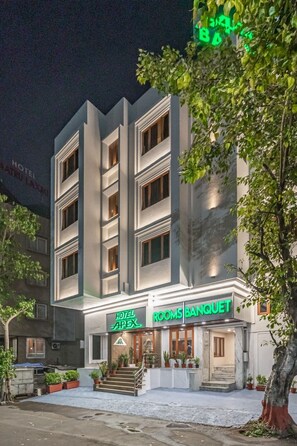 Front of property - Hotel Apex Surat (Surat)