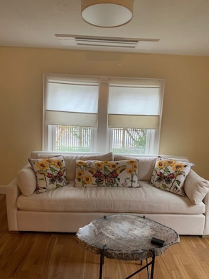 Smart TV, libri, impianto stereo