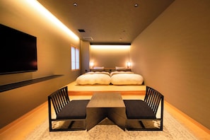 In-room safe, individually decorated, individually furnished - WAQOO Naritasanmonzen (Narita)